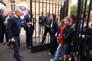 Donald Tusk zaprosił dzieci do ogrodów Kancelarii Premiera