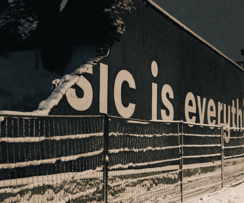 Napisy Music is Everything i Pozdro Techno zniknęły z ul. Ogrodowej