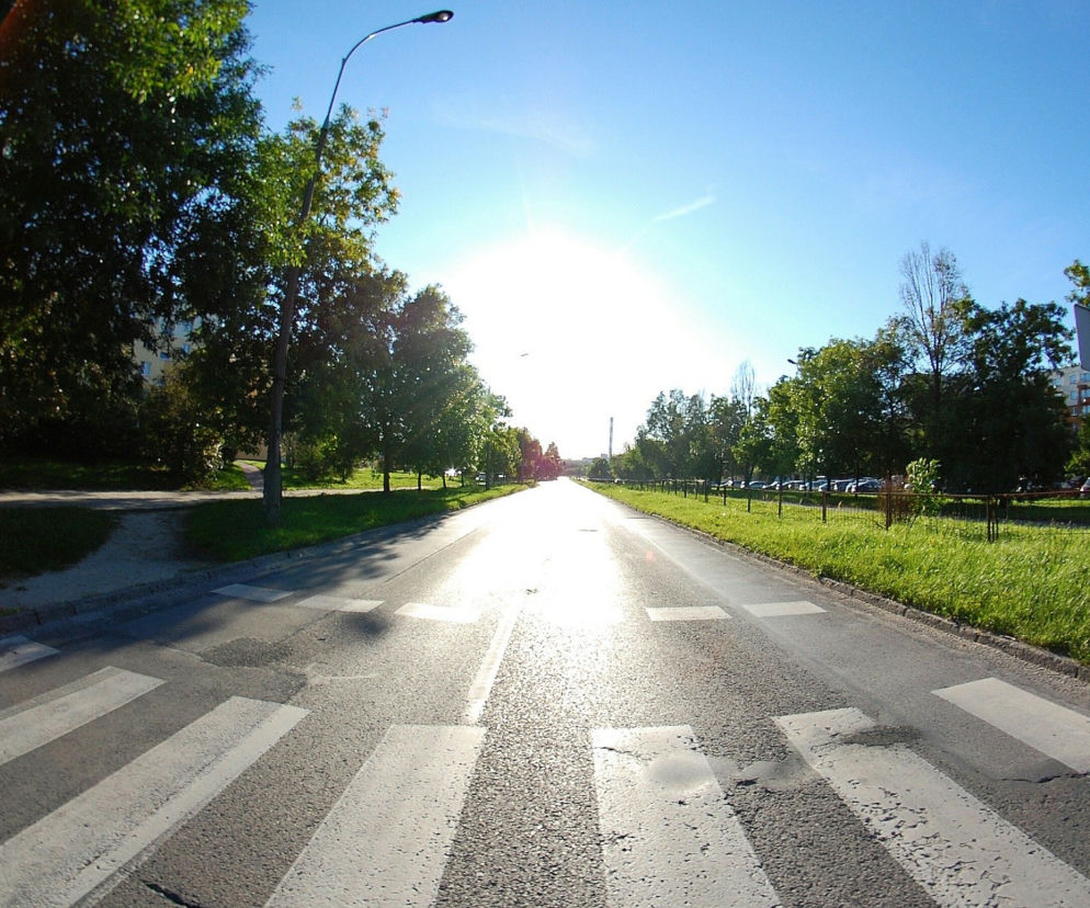 Grudusk. Fatalny wypadek na przejściu! Motocykl staranował kobietę z 2-latką na rękach