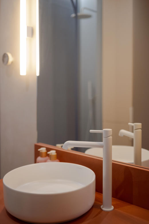 Nail Polish Inspired Interior: Hybryda mieszkania i studia fotograficznego na 63 metrach