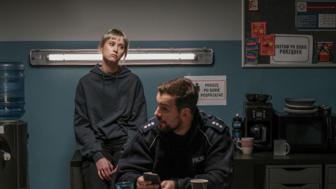 Barwy szczęścia odc. 3379. Marcin Kodur (Oskar Stoczyński), Daria Michalak (Natalia Szczypka)