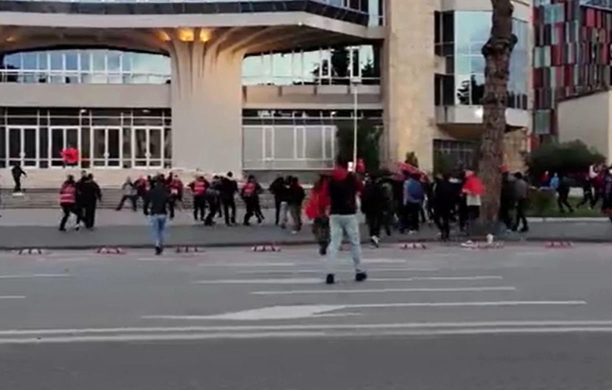 Zamieszki przed meczem Albania - Polska