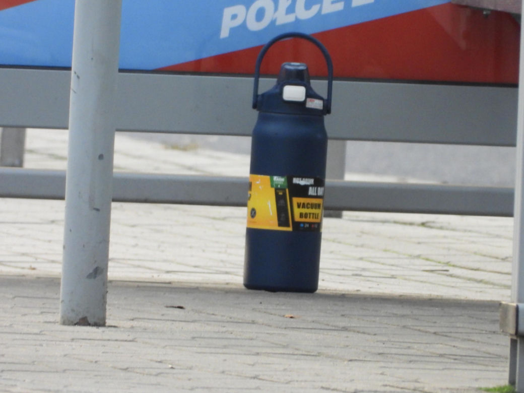 Zamknęli pętlę autobusową przez tajemniczy bidon. Interwencja pirotechników trwała kilka godzin