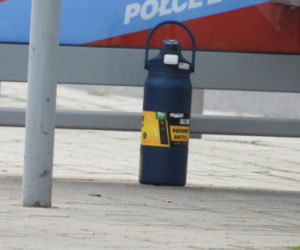 Zamknęli pętlę autobusową przez tajemniczy bidon. Interwencja pirotechników trwała kilka godzin