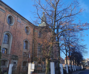 Remont muru kościelnego