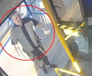 Brutalny atak z miejskim autobusie! Policja z Bydgoszczy szuka agresora