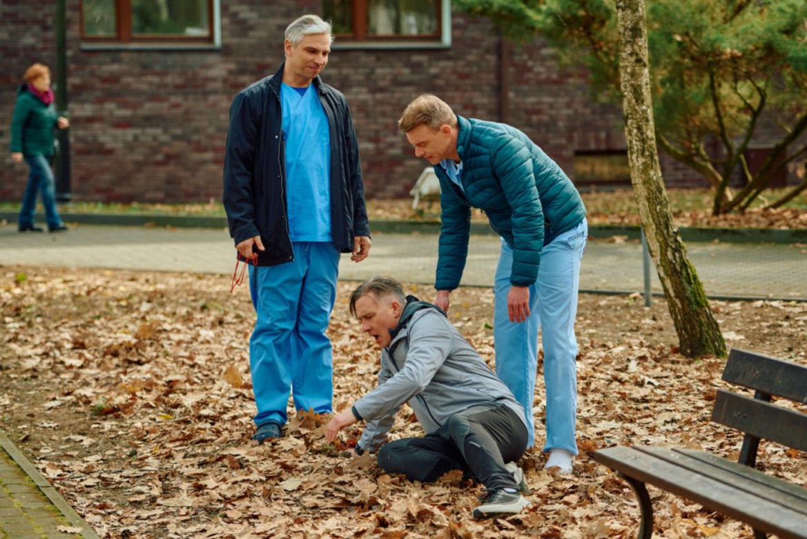 Na Wspólnej odc. 4241. Greg Kalski (Michał Sitarski), Kamil (Kazimierz Mazur), Tomasz Adamski (Tomasz Piątkowski)