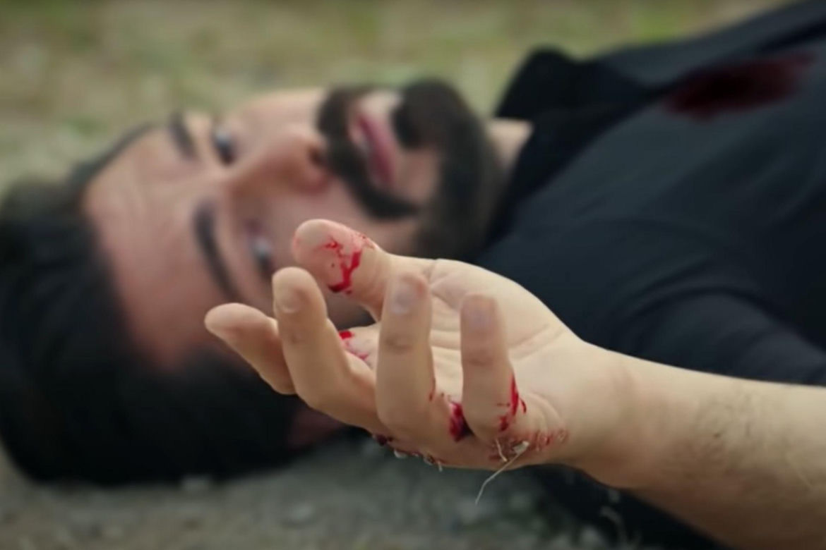 Koniec "Emanet". Dramatyczne sceny w finale 1. sezonu serialu "Dziedzictwo" 