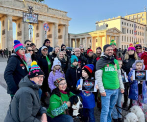 Historia WOŚP w obiektywie. Film ukazuje fenomen społeczny Fundacji Jurka Owsiaka