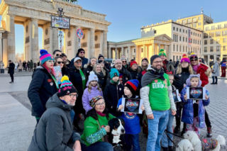 Historia WOŚP w obiektywie. Film ukazuje fenomen społeczny Fundacji Jurka Owsiaka