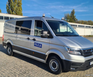 Volkswagen Crafter przeznaczony do przewozu osób zatrzymanych
