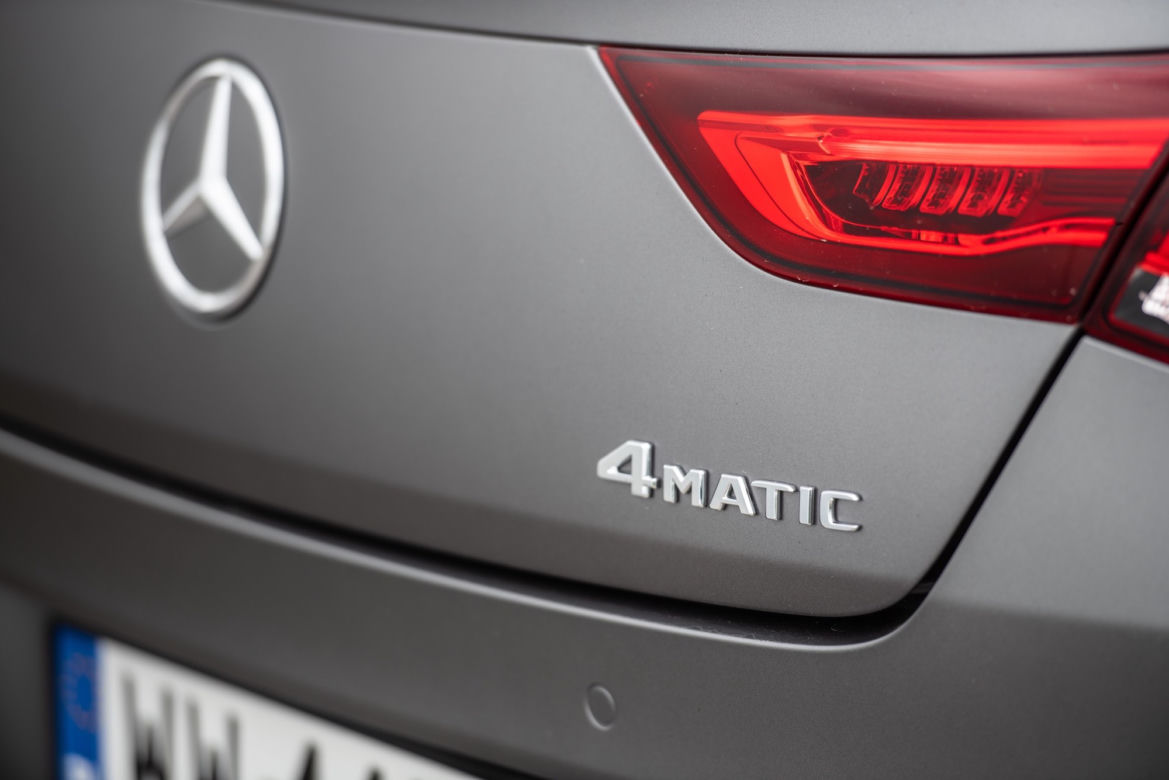 Mercedes-Benz CLA 220 4MATIC 7G-DCT