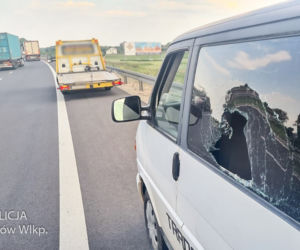 Gorzów. Zajechał drogę busowi, wysiadł i wybił szybę! Po chwili zderzył się z ciężarówką. Szok na S3 [ZDJĘCIA]