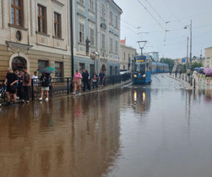Wrocław tonie po nawałnicy! Ogromne utrudnienia i zalane ulice