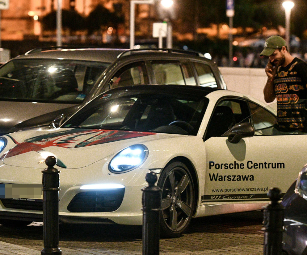 Piotr Stramowski. Użyczonym porsche na przeceny