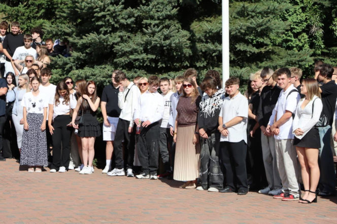 Klasa policyjna w Starachowicach oficjalnie wystartowała. Uczniowie ZDZ mają prostszą drogę do munduru