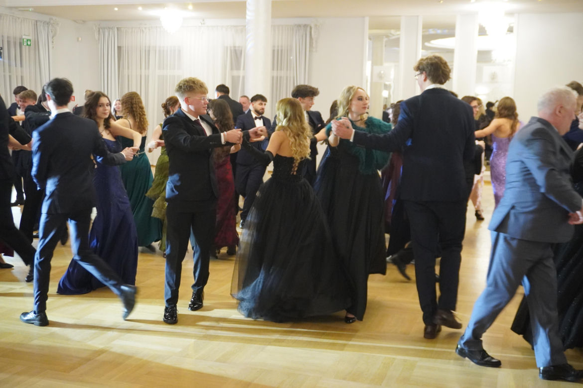 Studniówka 2025 2 Liceum Ogólnokształcącego im. płk. Leopolda Lisa-Kuli w Rzeszowie