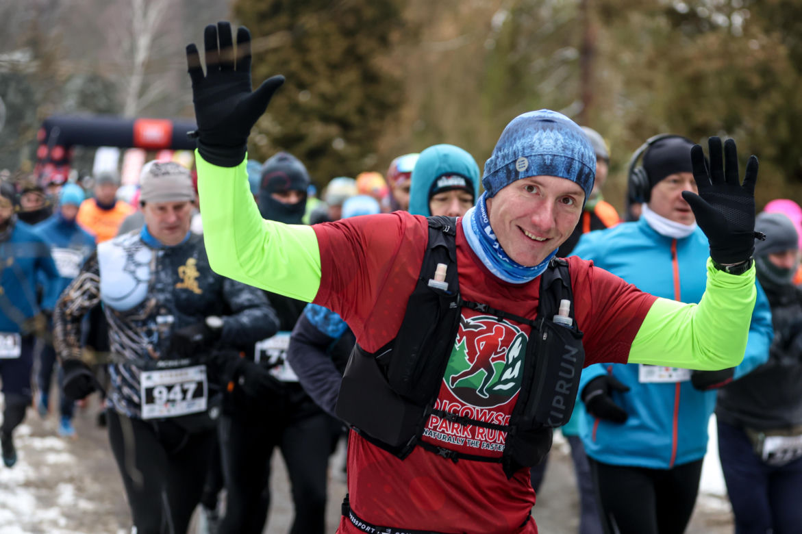 Wystrzał startera zamiast szampana. Tłumy powitały Nowy Rok na XX Śląskim Maratonie Noworocznym Cyborg