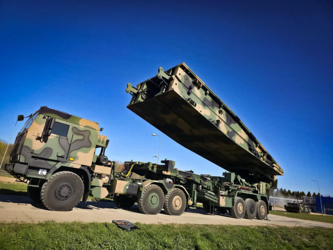 Kolejna Daglezja MS-20 odebrana. Wojsko Polskie z nowym mostem towarzyszącym