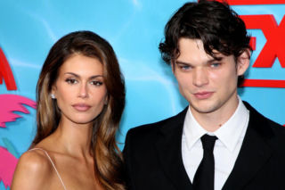 Kaia Gerber i Homer Gere razem na czerwonym dywanie. Lata temu tak oglądaliśmy ich rodziców
