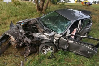 Licznik zatrzymał się na prędkości 90 km/h. 4 osoby z obrażeniami trafiły do szpitala