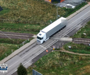 Będą kolejne kontrole. Policyjny dron w parę godzin wyłapał 25 kierowców