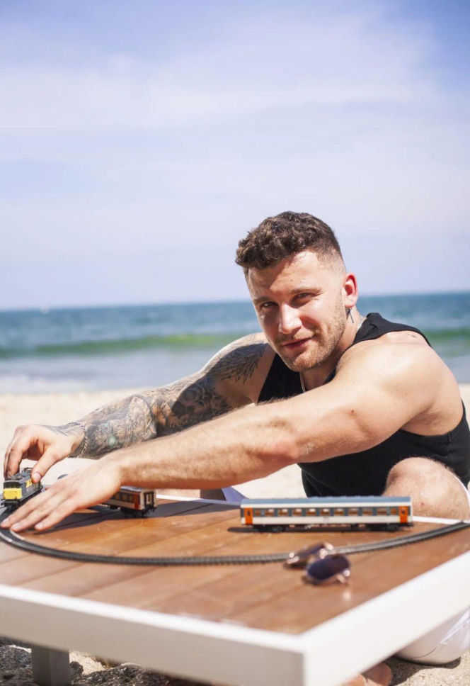 "Hotel Paradise 12" - uczestnicy