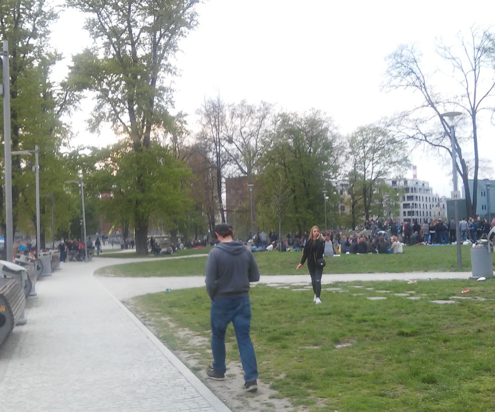 Decyzja o zamykaniu Wyspy Słodowej na noc wywołała liczne protesty