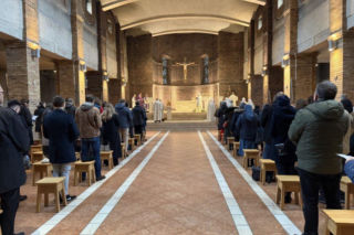 Spędzili 42 godziny na modlitwie w Warszawie. Powód może szokować