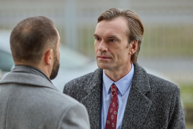 Na Wspólnej, odcinek 4168: Czerski próbuje wpłynąć na świadka, nie wiedząc, że jest potajemnie nagrywany - ZDJĘCIA