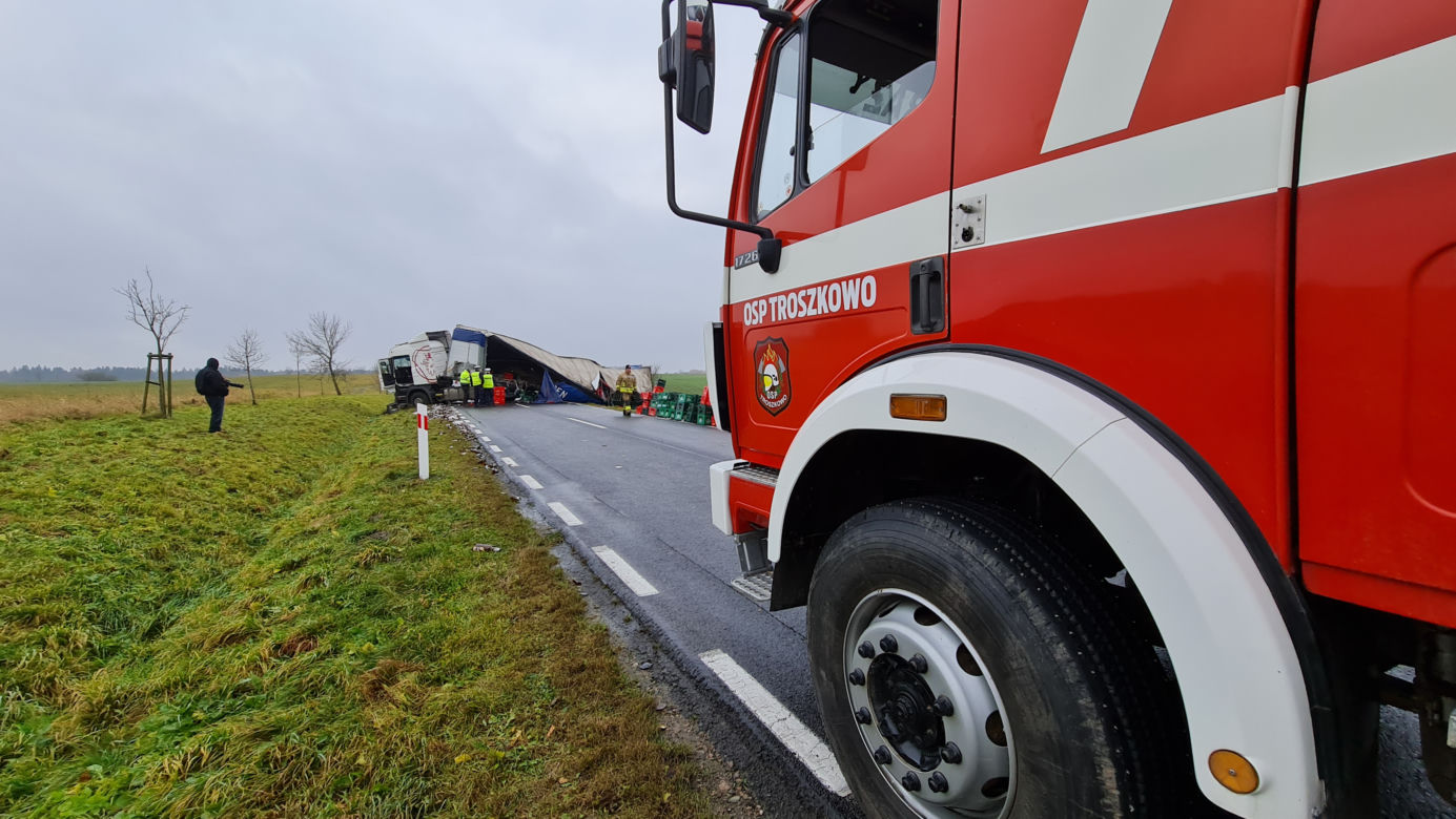 Troszkowo. Setki litrów piwa rozlały się na drogę