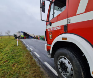 Troszkowo. Setki litrów piwa rozlały się na drogę