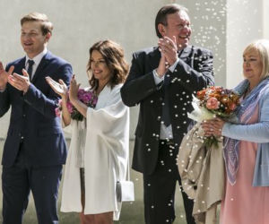 Barwy szczęścia odc. 1500. Kasia (Katarzyna Glinka), Łukasz (Michał Rolnicki), Zdzisio (Zbigniew Buczkowski), Róża (Anna Gornostaj)