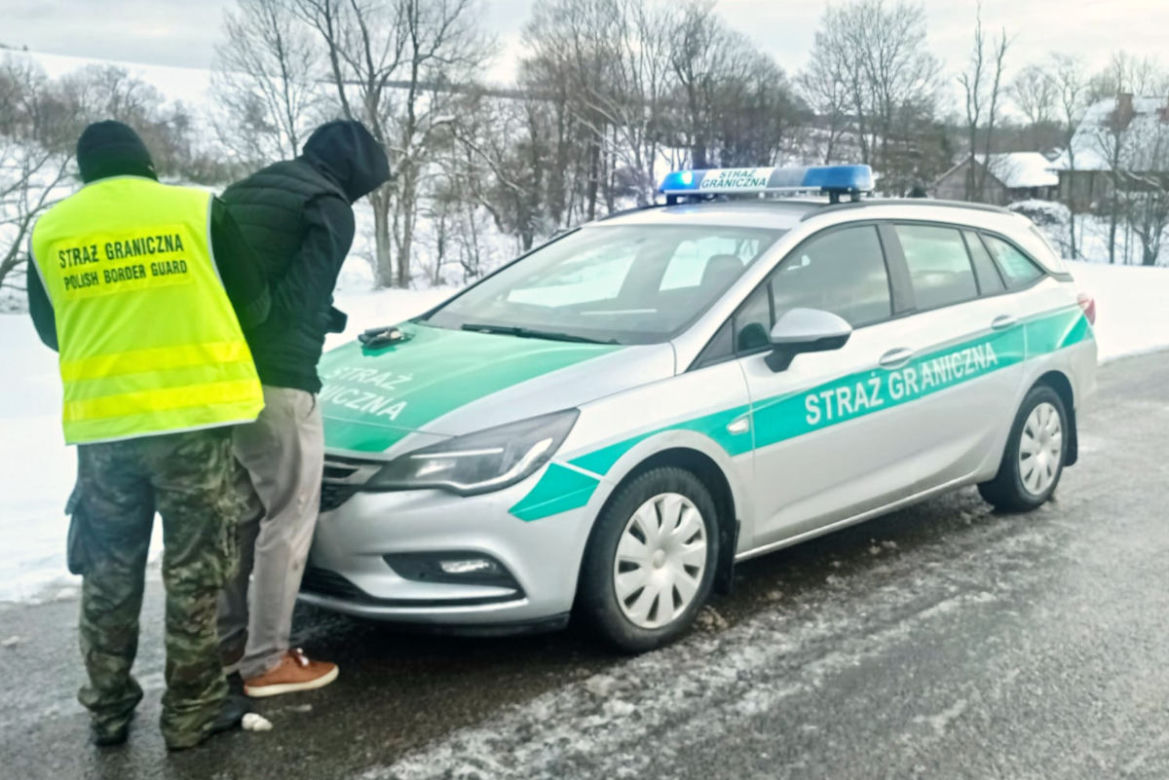 Pościg za kurierem nielegalnych imigrantów w Ożannie w powiecie jasielskim 