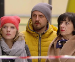 O mnie się nie martw 2 sezon odc. 12. Krzysiek (Paweł Domagała), Irenka (Hanna Śleszyńska), Iga (Joanna Kulig)