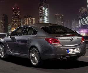 Opel Insignia hatchback, model 2011