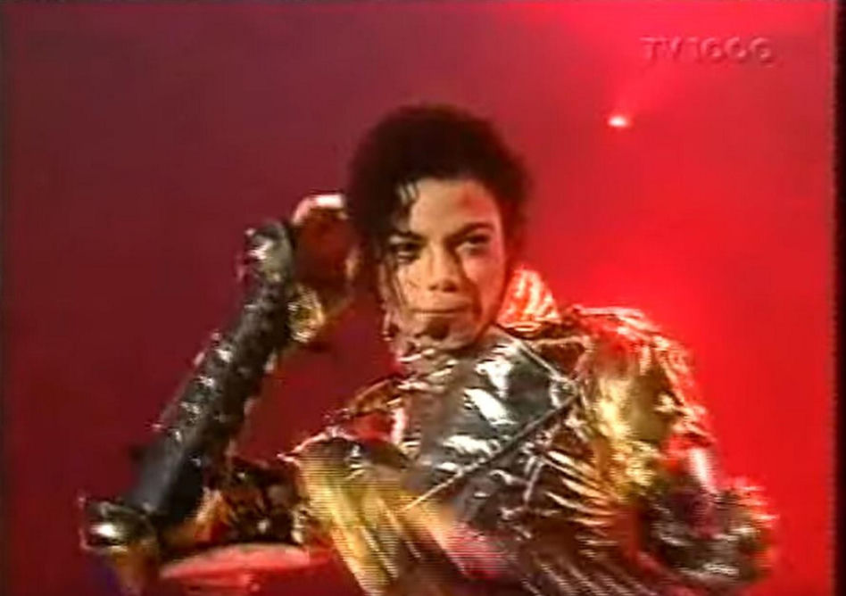 Michael Jackson zmarł 16 lat temu. Gdy odwiedził Polskę, wszyscy wstrzymali oddech. Te zdjęcia zachwycają