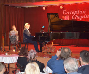 Koncert wybitnego pianisty i uzdolnionej stypendystki w Lasecznie