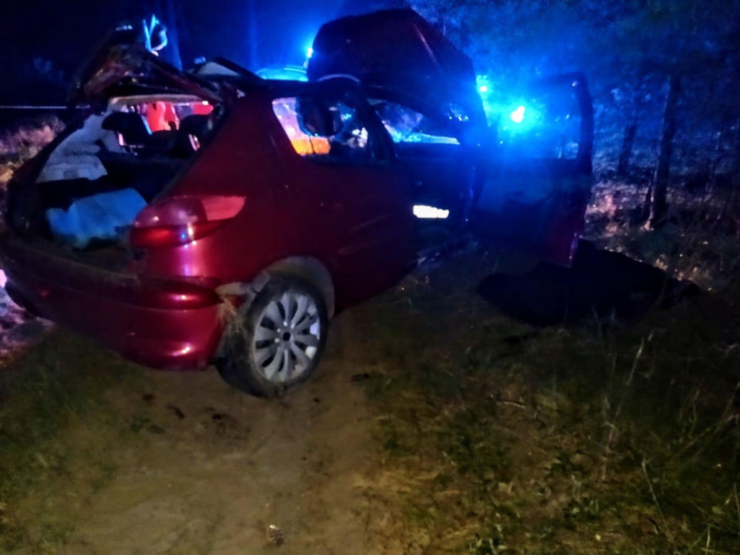 Pijany Damian uciekał przed policją aż wylądował na dachu! Zaskakujące fakty. W aucie było 6 dzieci [ZDJĘCIA]