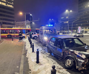 Nocny wypadek autobusu w Warszawie