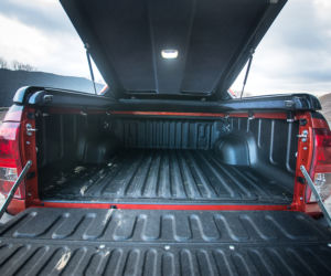 Toyota Hilux 2.4 D-4D 150 KM 4x4 AT6 Selection 50