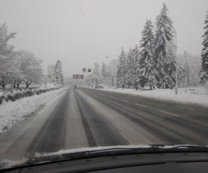 FATALNE warunki na drogach Rzeszowa. Śnieżny ARMAGEDON! [ZDJĘCIA]