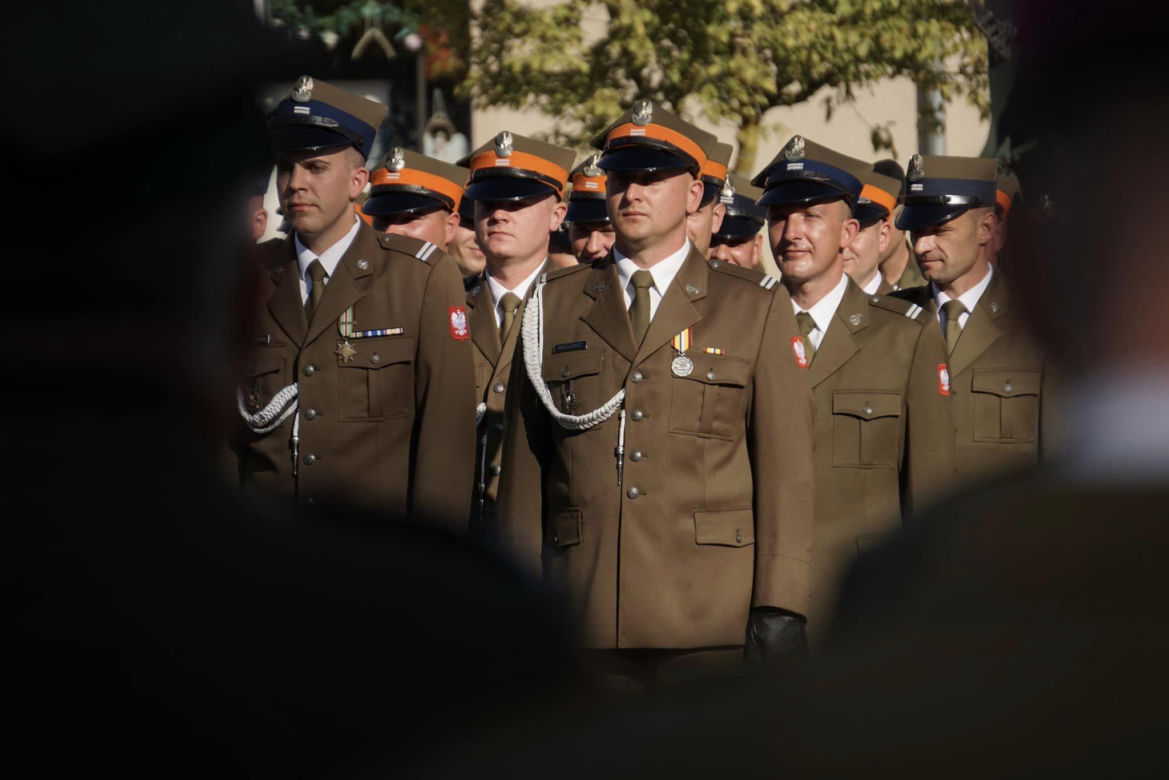 Niezwykła promocja podoficerska w Gołdapi. Uroczystość zakończyła się… oświadczynami [ZDJĘCIA]