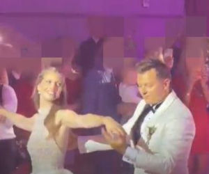 Rafał Brzozowski - gwiazdy chętnie bawiły się na wystawnym weselu piosenkarza! Byli bracia Mroczek, ale nie tylko