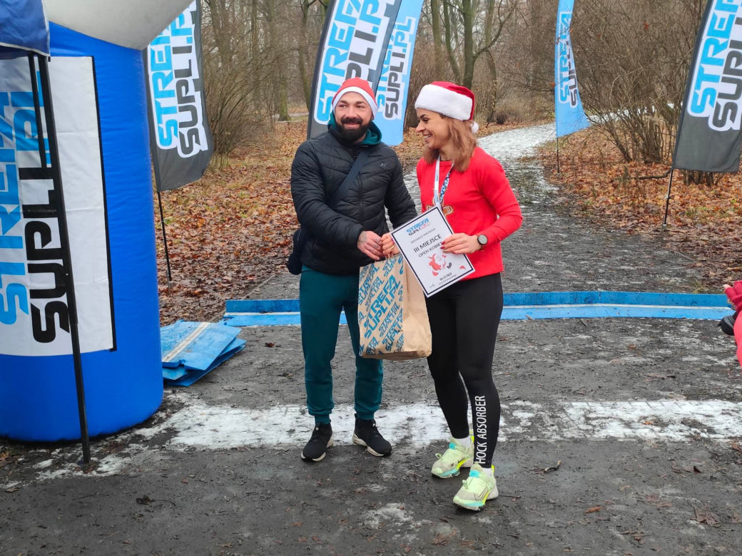 Przedświąteczne zawody sportowe. Łodzianie biegają i pomagają