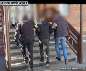 Bohater afery z hulajnogą w autobusie napadł z bronią na stację benzynową i sklep?