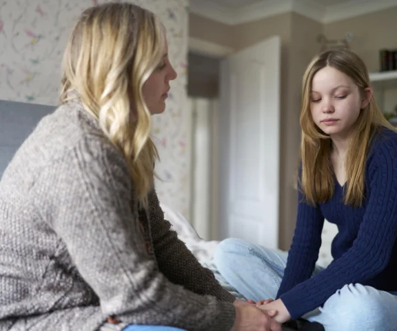 „To tylko kolega” to słabe pocieszenie. Dla nastolatka koniec przyjaźni to ból, jak po rozstaniu