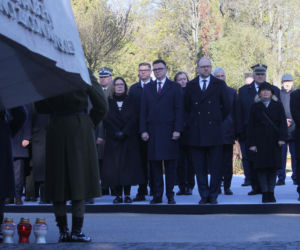 Obchody 16. rocznicy katastrofy smoleńskiej. Powązki