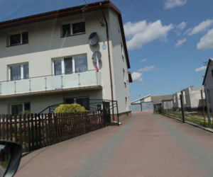 Rodzina modli się o życie małego Antosia. Przygniótł go wielki pojemnik 