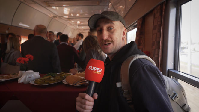 Jechałem legendarnym pociągiem. W środku jak kiedyś, aż trudno uwierzyć! Ludzie mówią wprost: „to były czasy”